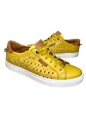 Carmela Mustard Yellow Leather Sneakers 40 Leather Insoles Lace Up Comfort Shoes